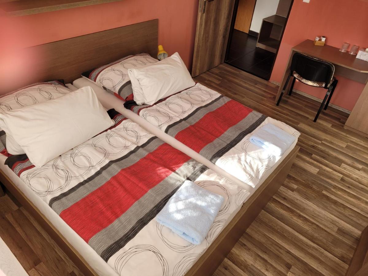 Hotel Gol Prostejov Ngoại thất bức ảnh