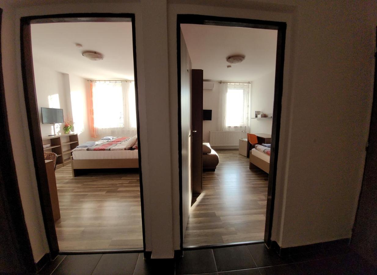 Hotel Gol Prostejov Ngoại thất bức ảnh
