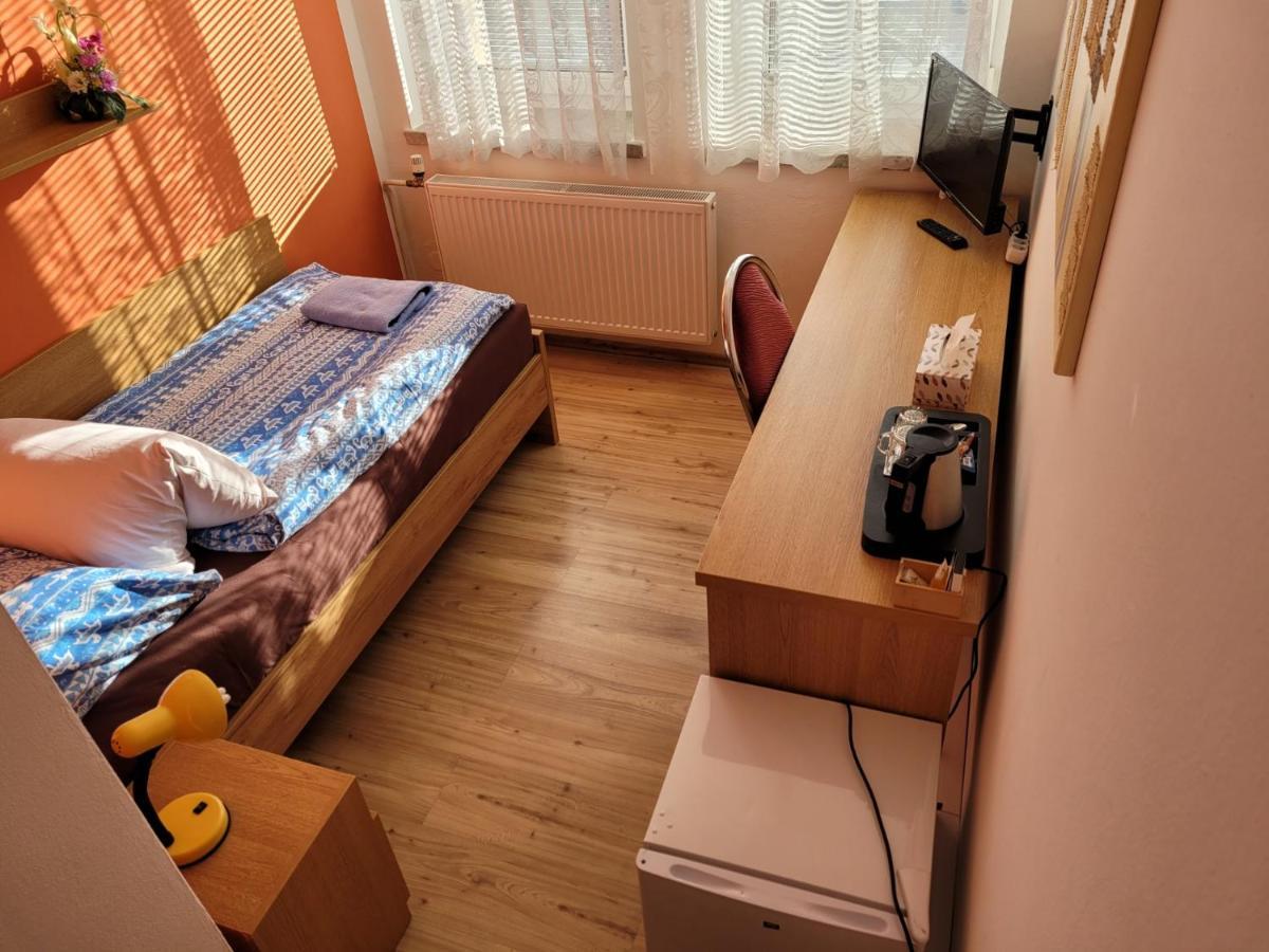 Hotel Gol Prostejov Ngoại thất bức ảnh