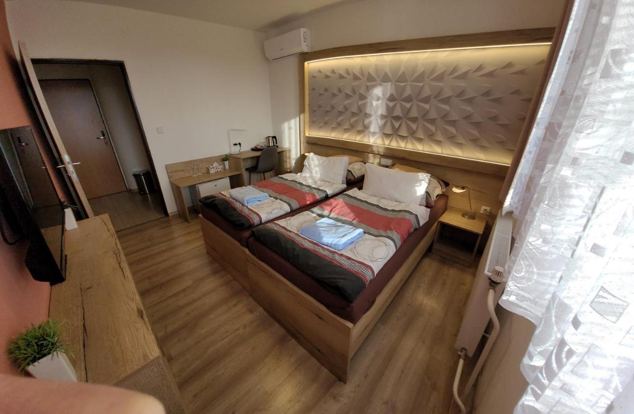 Hotel Gol Prostejov Ngoại thất bức ảnh