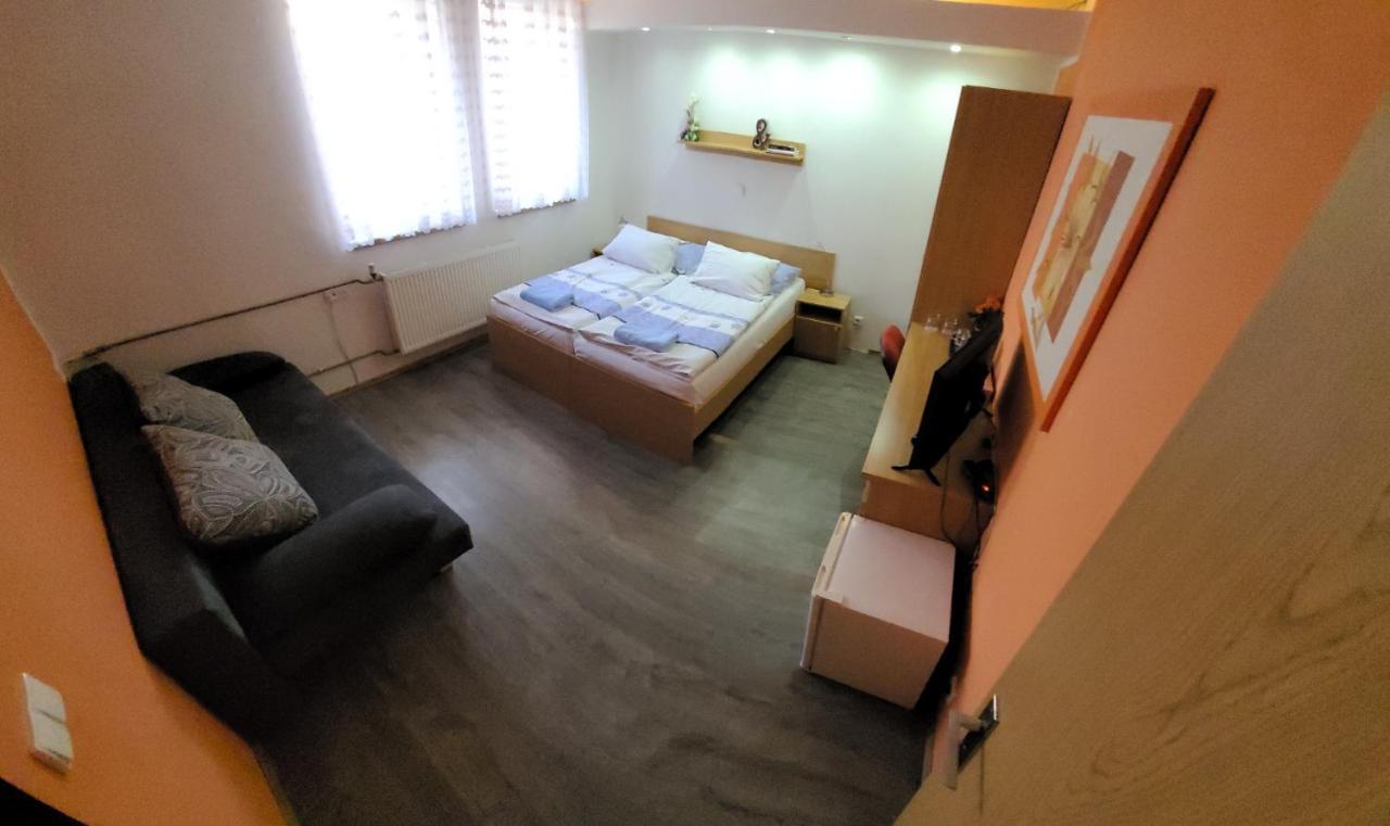Hotel Gol Prostejov Ngoại thất bức ảnh