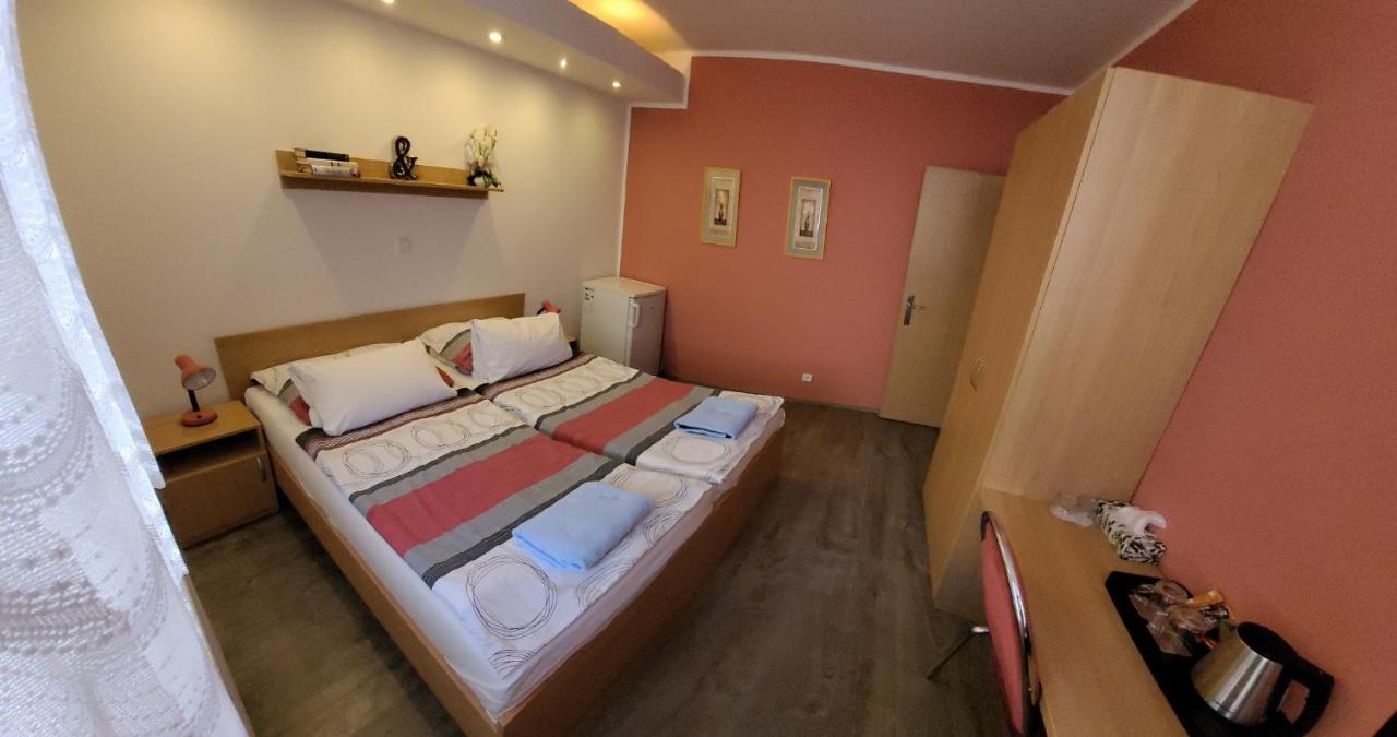 Hotel Gol Prostejov Ngoại thất bức ảnh