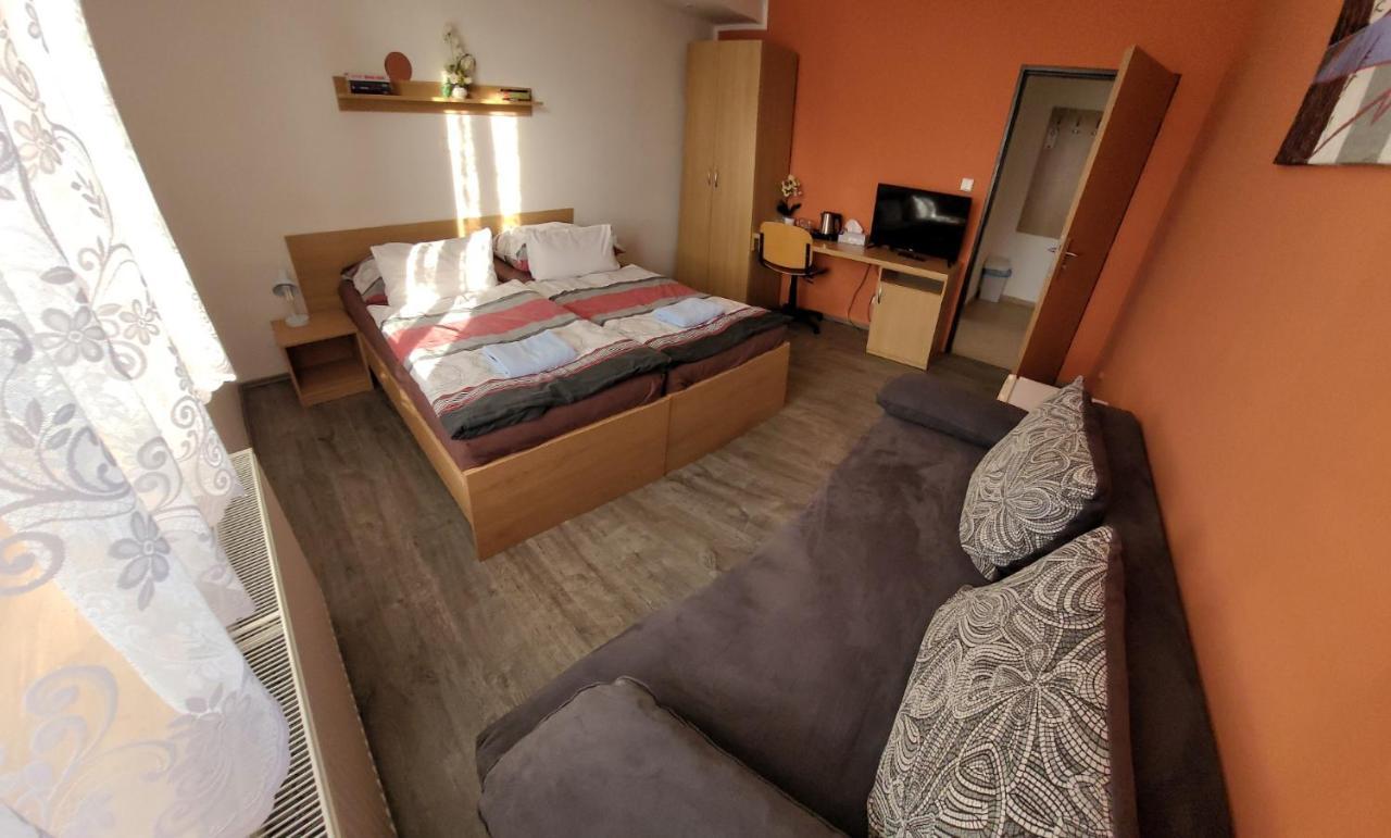 Hotel Gol Prostejov Ngoại thất bức ảnh