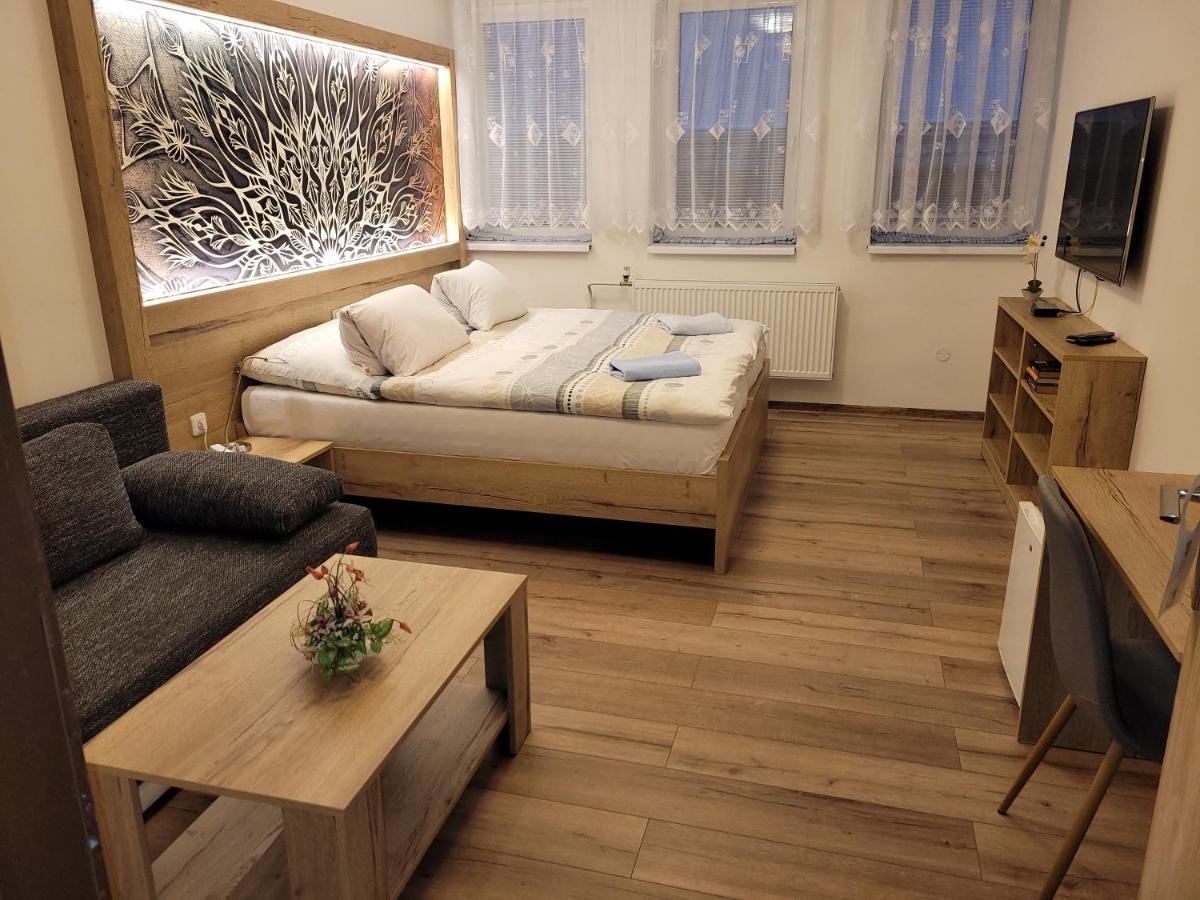 Hotel Gol Prostejov Ngoại thất bức ảnh
