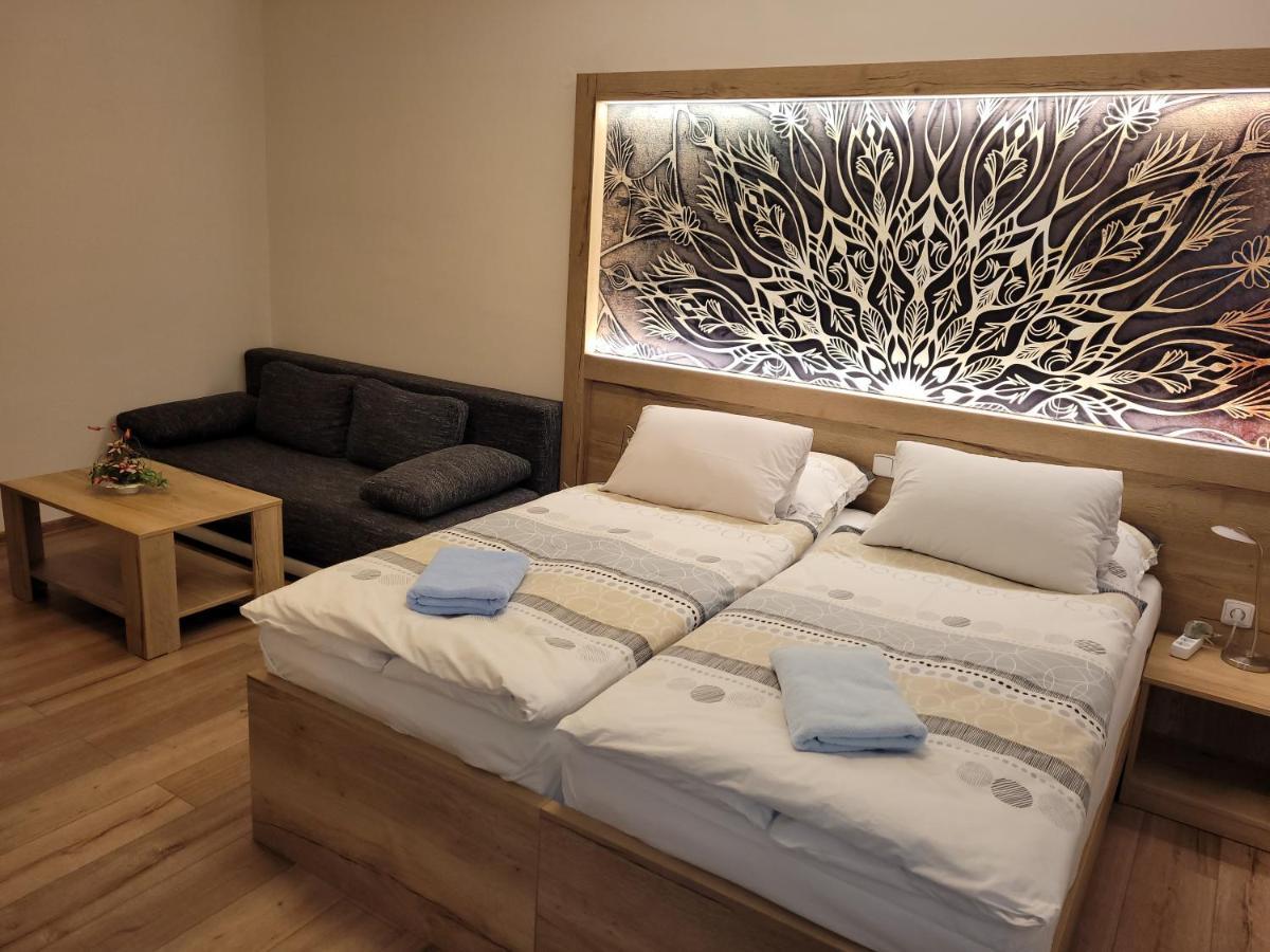 Hotel Gol Prostejov Ngoại thất bức ảnh