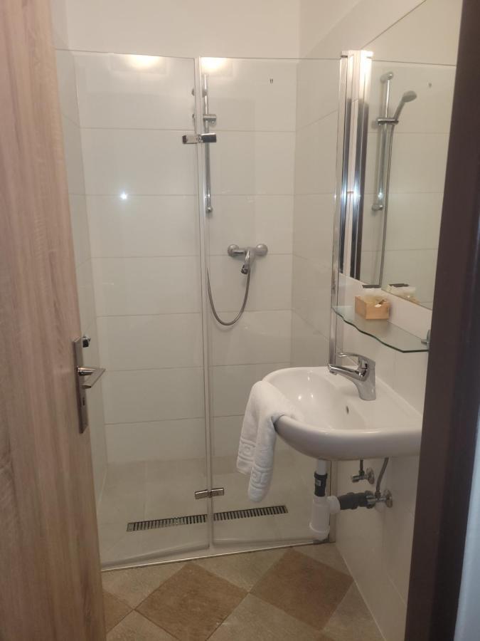 Hotel Gol Prostejov Ngoại thất bức ảnh