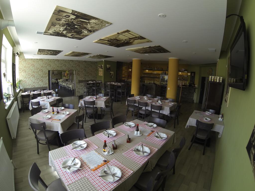 Hotel Gol Prostejov Ngoại thất bức ảnh