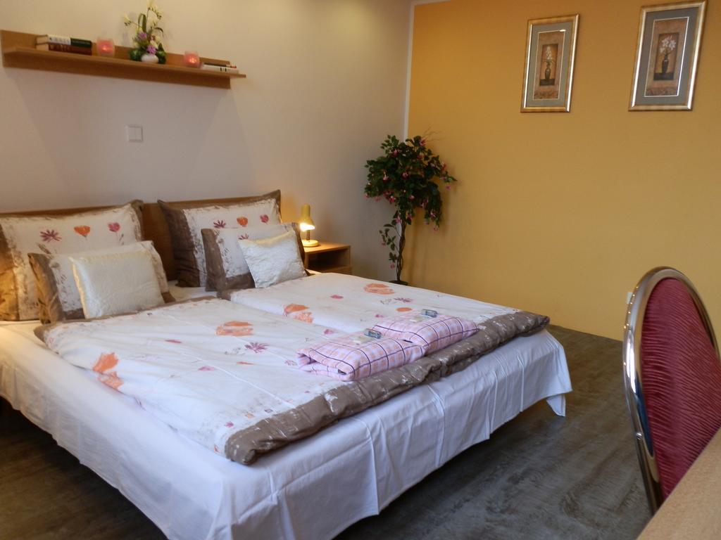 Hotel Gol Prostejov Ngoại thất bức ảnh